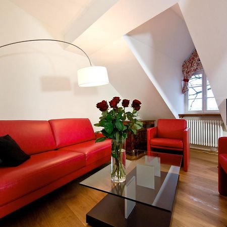 Palac Pakoszow Schlosshotel Wernersdorf 옐레니아구라 외부 사진 A living room in a German apartment