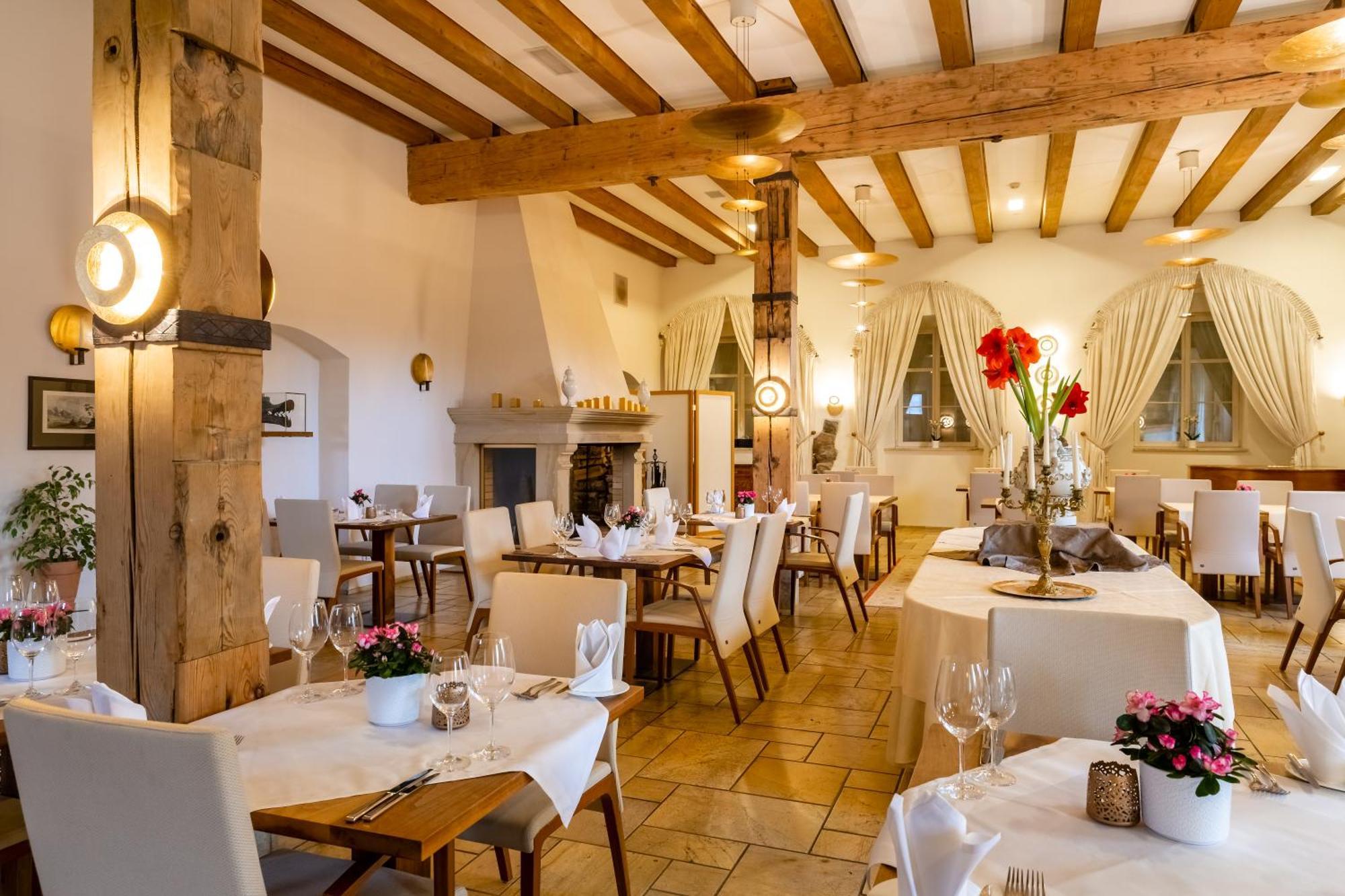 Palac Pakoszow Schlosshotel Wernersdorf 옐레니아구라 외부 사진 Restaurant in Germany
