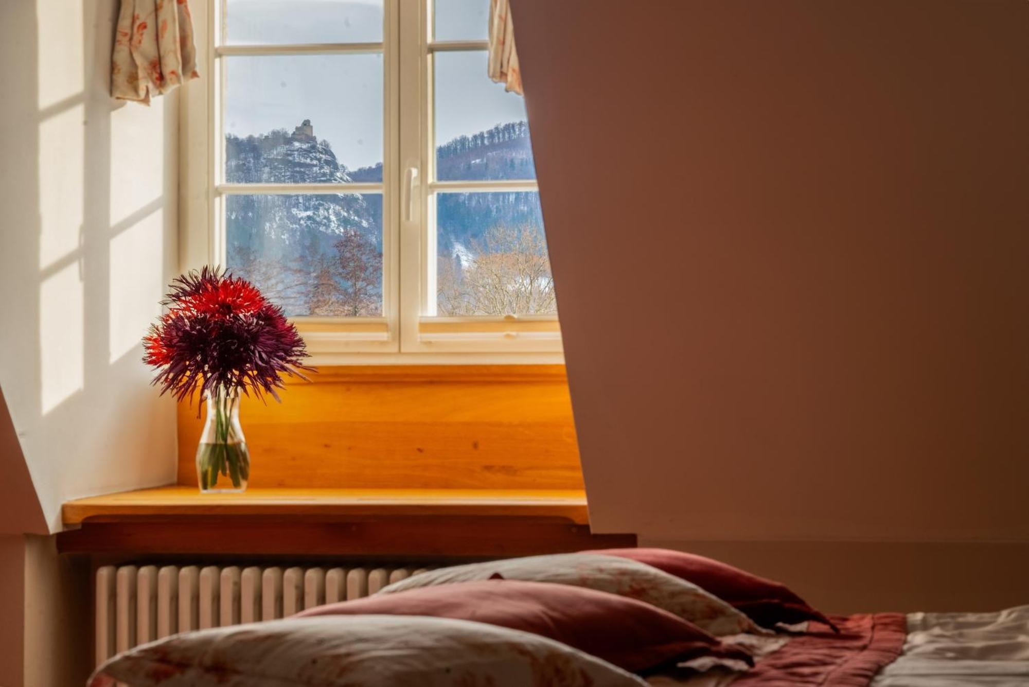 Palac Pakoszow Schlosshotel Wernersdorf 옐레니아구라 외부 사진 A room at the hotel