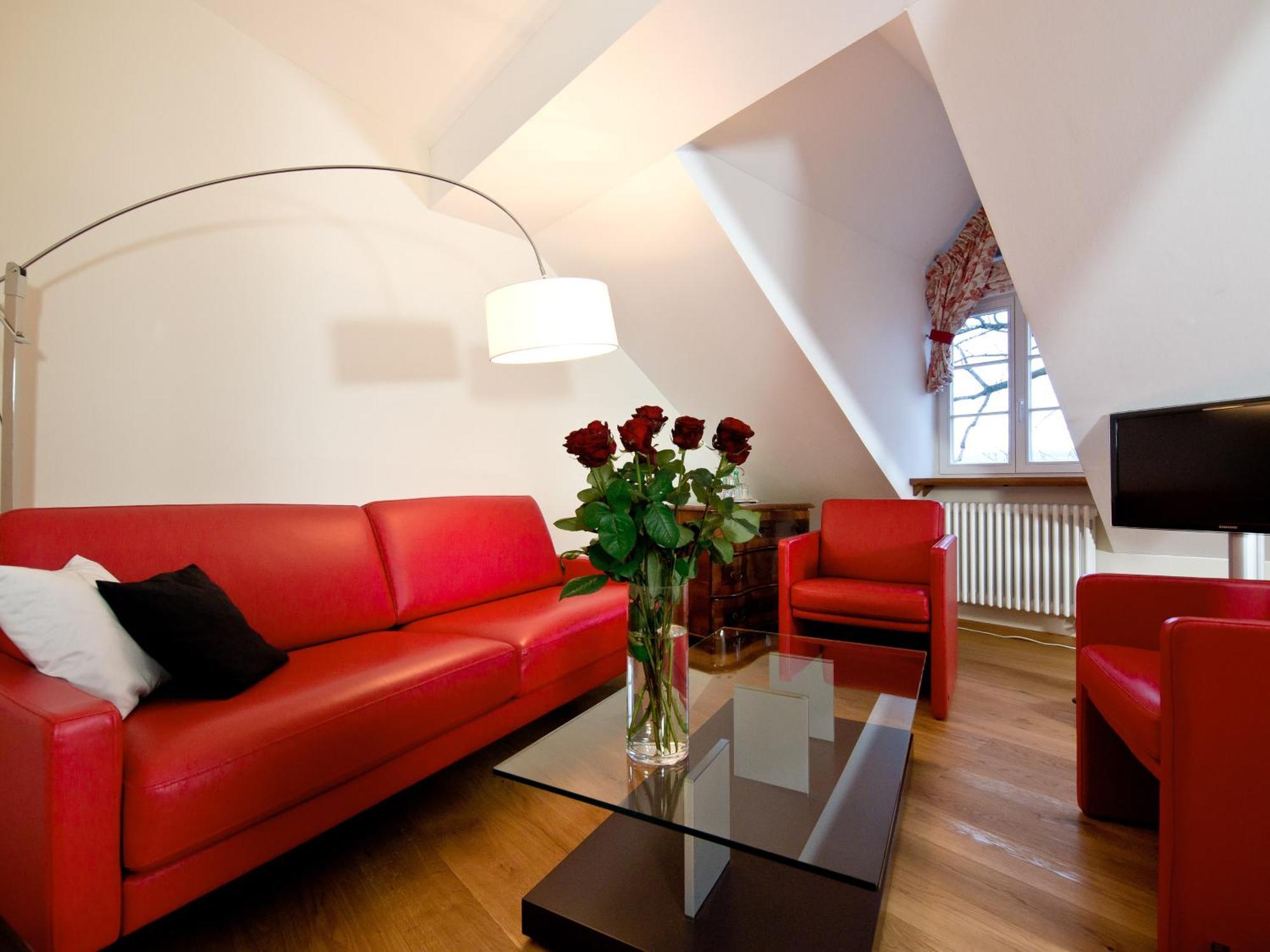 Palac Pakoszow Schlosshotel Wernersdorf 옐레니아구라 외부 사진 A living room in a German apartment