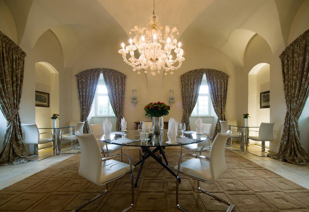 Palac Pakoszow Schlosshotel Wernersdorf 옐레니아구라 외부 사진 The dining room