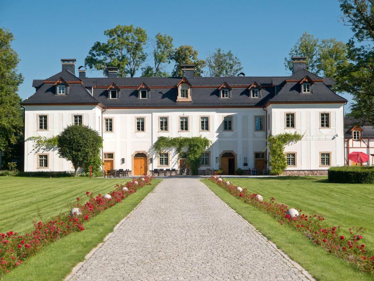 Palac Pakoszow Schlosshotel Wernersdorf 옐레니아구라 외부 사진 The main building of the manor