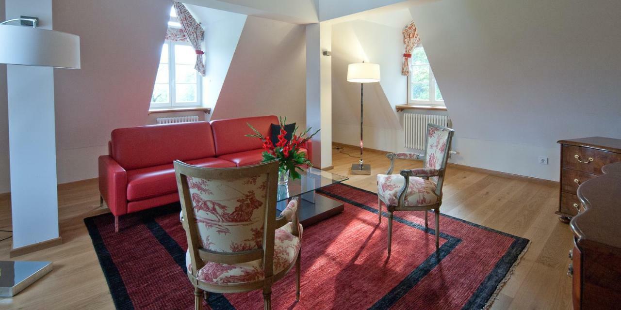 Palac Pakoszow Schlosshotel Wernersdorf 옐레니아구라 외부 사진 A suite at the Hotel de l'Aigle