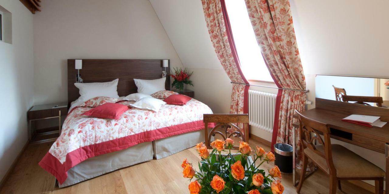 Palac Pakoszow Schlosshotel Wernersdorf 옐레니아구라 외부 사진 A bedroom in the hotel